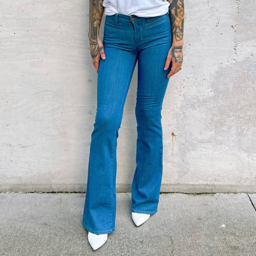 * MIH MARAKESH/Preowned Women’s High Waisted Kick Flare Denim in Med Blue sz 24